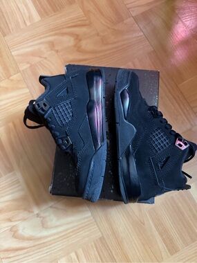 Black Cat Retro 4
